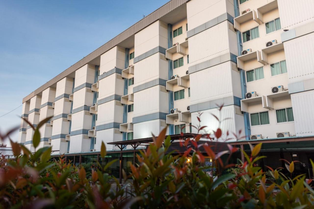 Mayflower Grand Hotel Korat Nakhonratchasima Dış mekan fotoğraf